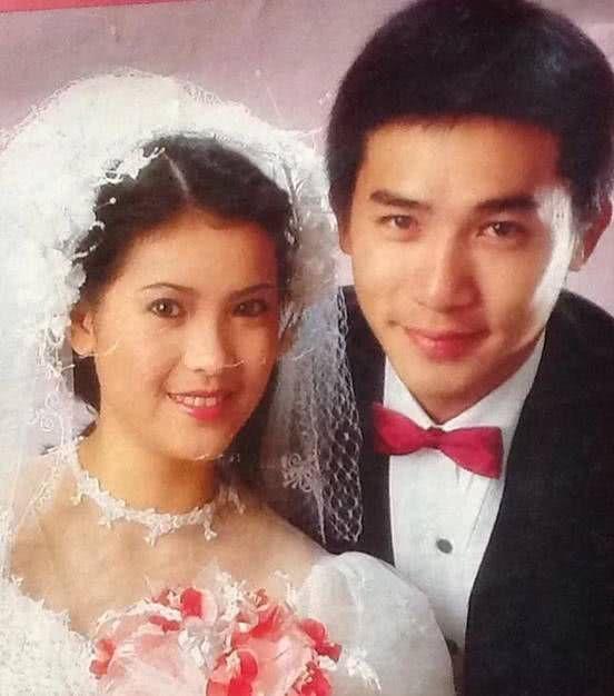 ‘火狐电竞’冬季小腿粗穿什么靴子好看 今年流行什么靴子?(图4) 火狐电竞