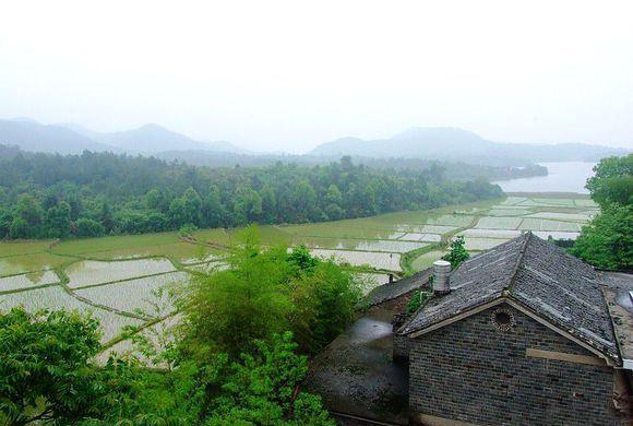 火狐电竞平台_群英幼儿园隆重举行2017年度卓越风采表彰大会(图1) 火狐电竞平台