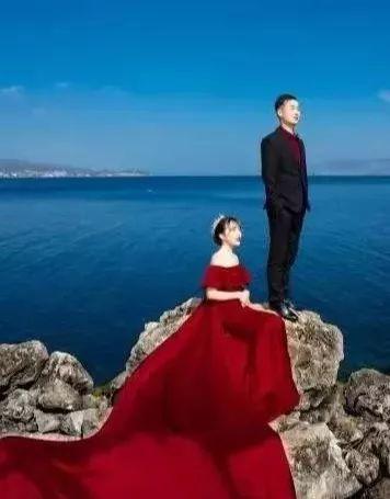 【火狐电竞】上班族如何画裸妆 十分钟搞定妆容元气满满出门(图1) 火狐电竞官网